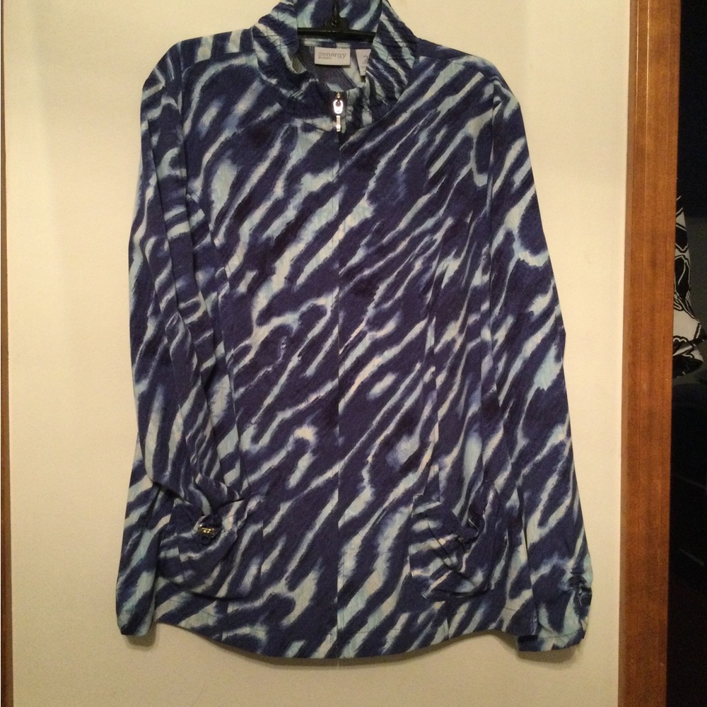 Chicos Zenergy Blue and White Waves Patterned Jacket, size L